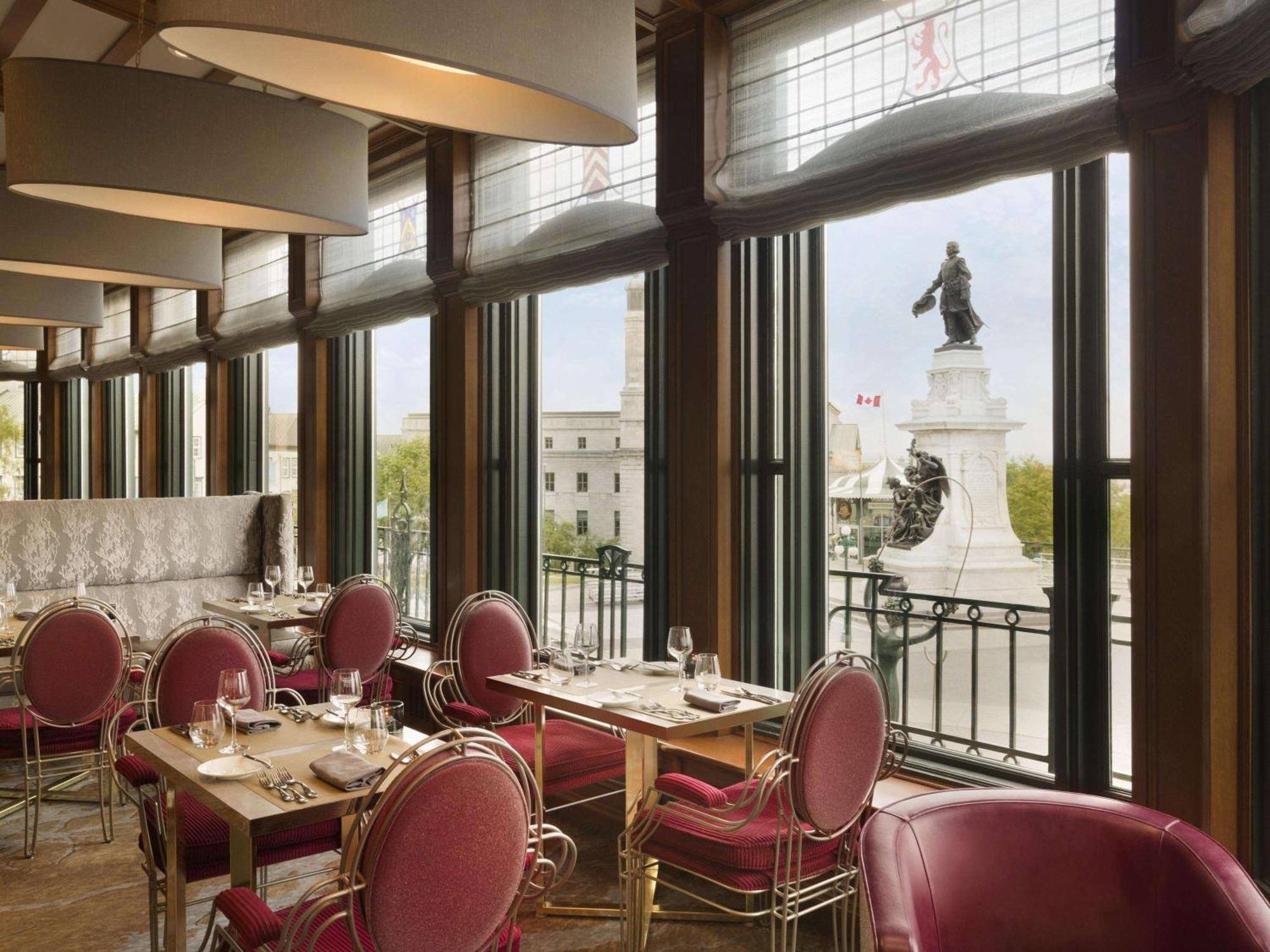 فندق فيرمونت لو شاتو فرونتناك مدينة كويبيك المظهر الخارجي الصورة The interior of the restaurant